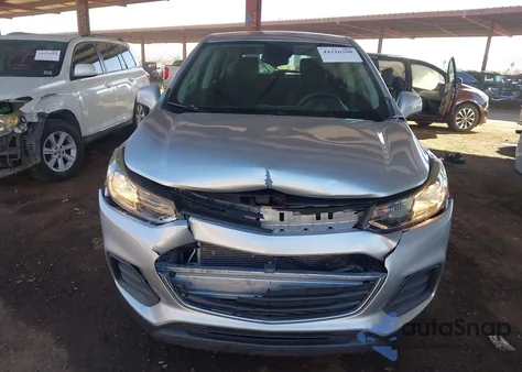 2018 Chevrolet Trax Ls z USA, uszkodzony, nr VIN KL7CJKSB9JB722087